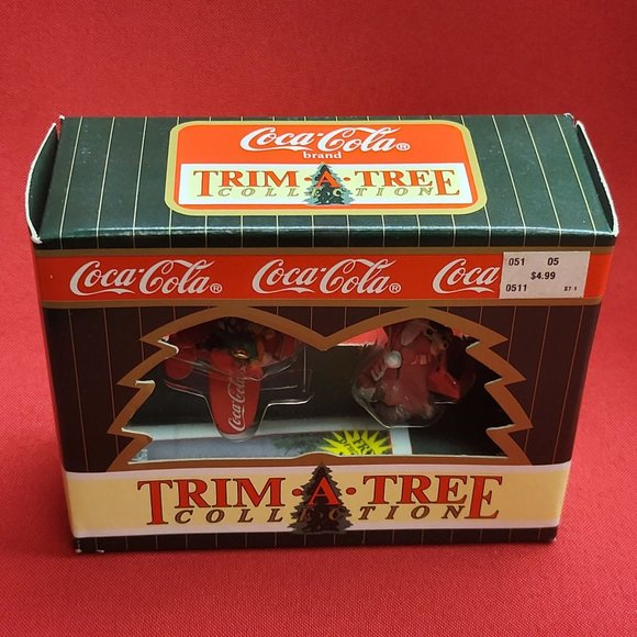 Coca Cola Trim A Tree Collection Elf Flying Airplane Dog Carrying Coke Bottles - Picture 11 of 11